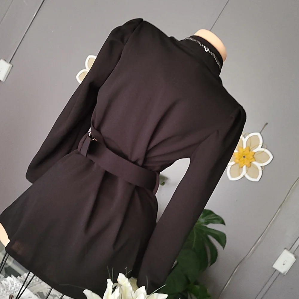 MAKE AN OFFER! IMPORTED BLAZER WORK OR PLAY - Picture 11 of 17